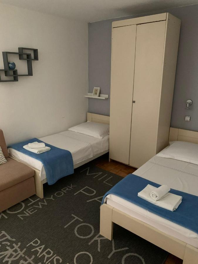 Apartments Anka I Kresimir ซรีมา ภายนอก รูปภาพ