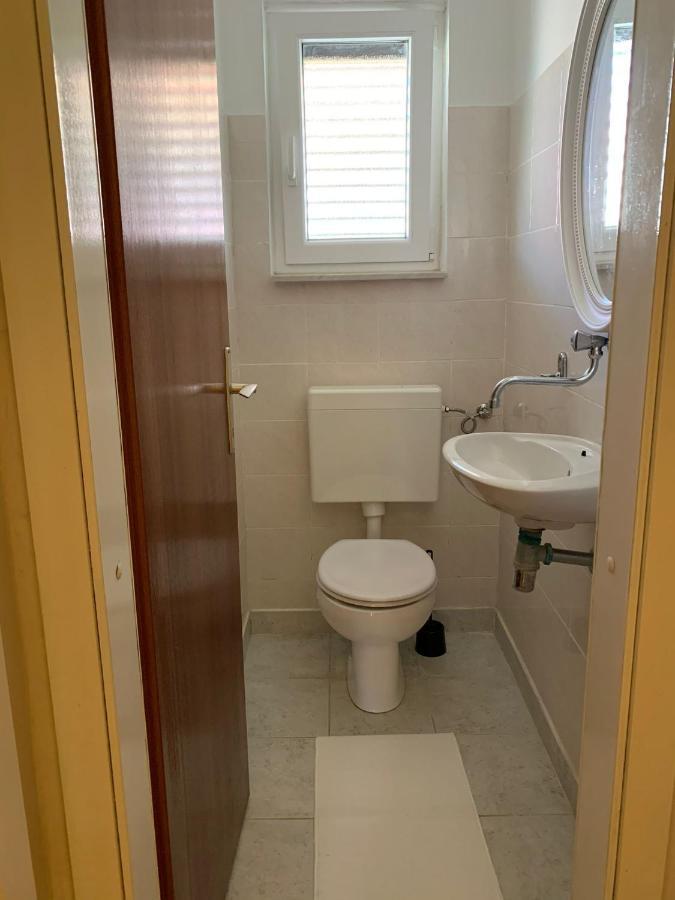 Apartments Anka I Kresimir ซรีมา ภายนอก รูปภาพ