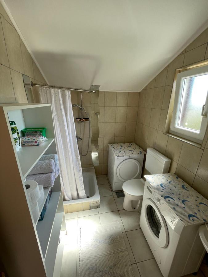 Apartments Anka I Kresimir ซรีมา ภายนอก รูปภาพ