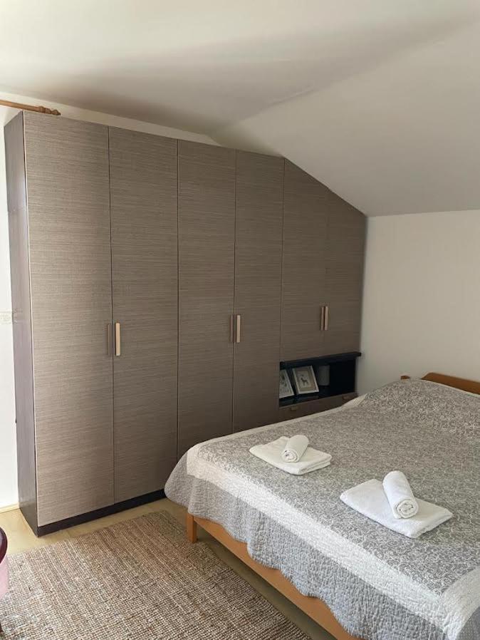 Apartments Anka I Kresimir ซรีมา ภายนอก รูปภาพ